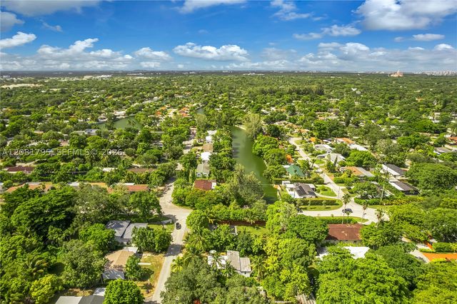 6401 SW 63rd Ct, South Miami, FL 33143