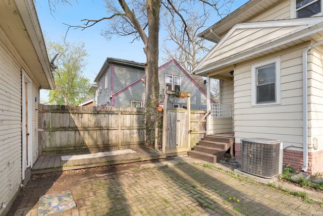 403 Englewood Court, Fort Wayne, IN 46807