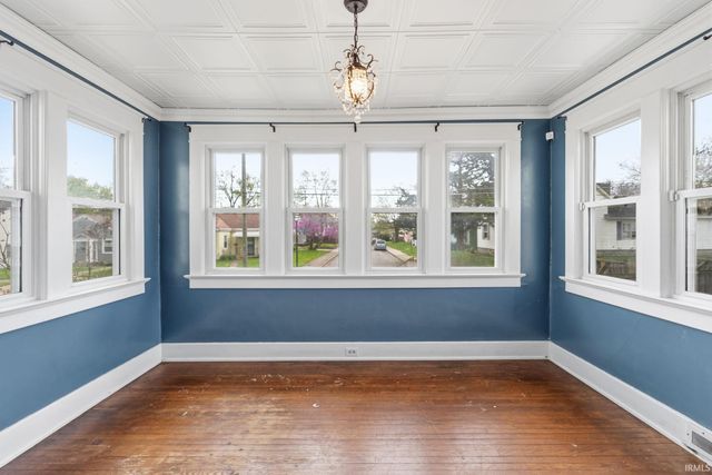 403 Englewood Court, Fort Wayne, IN 46807