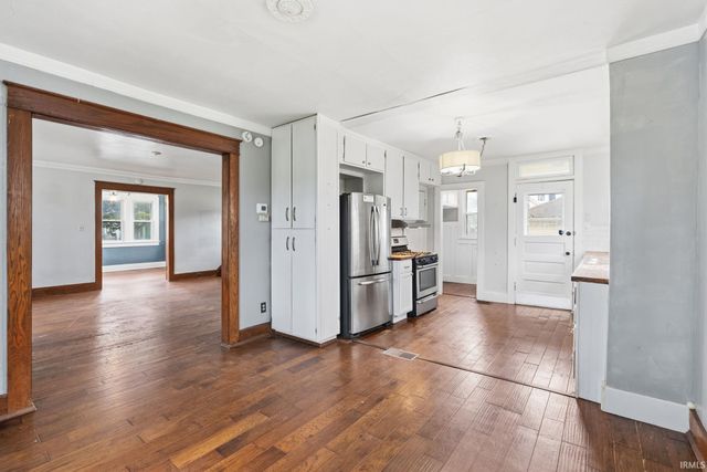 403 Englewood Court, Fort Wayne, IN 46807