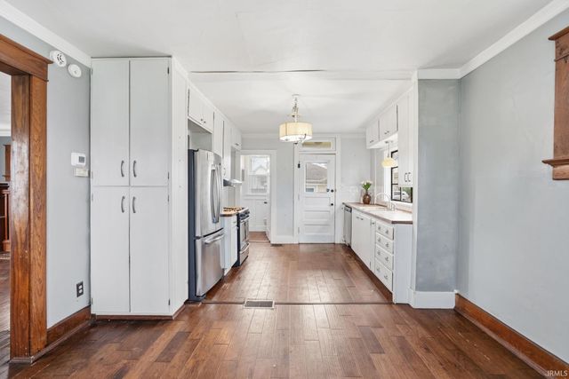 403 Englewood Court, Fort Wayne, IN 46807