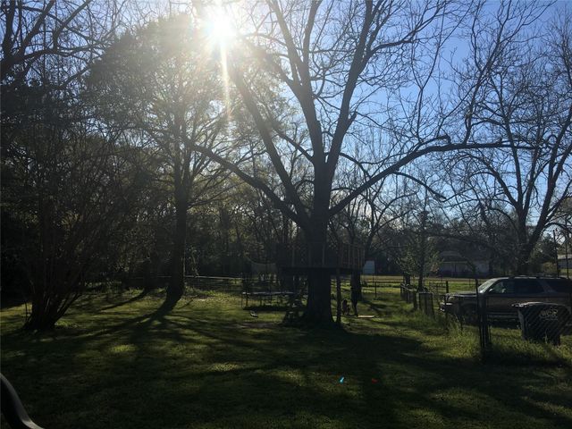 1132 Liberty Avenue, Livingston, TX 77351