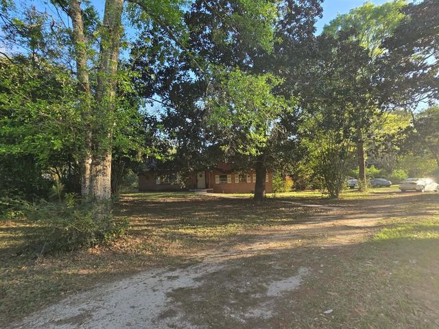 1132 Liberty Avenue, Livingston, TX 77351