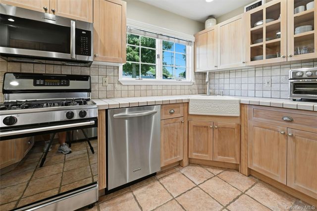 53 Rensselaer Drive, Commack, NY 11725