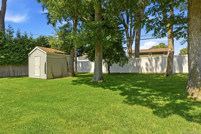 53 Rensselaer Drive, Commack, NY 11725