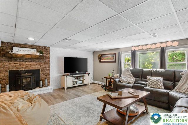 411 Nolf Road, Bushkill Twp, PA 18064