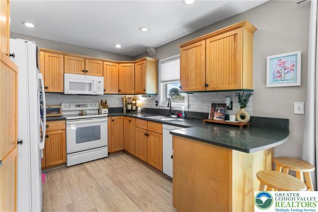 411 Nolf Road, Bushkill Twp, PA 18064