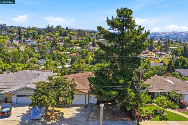 18490 Carlwyn Dr, Castro Valley, CA 94546