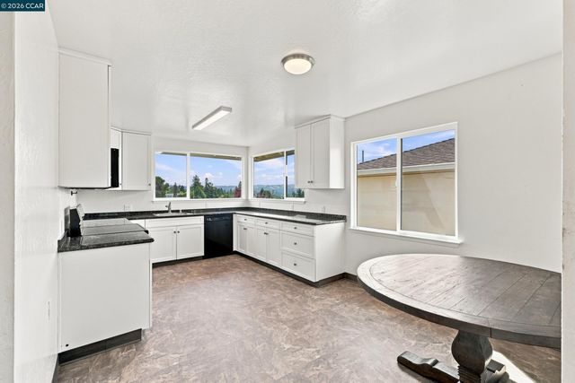 18490 Carlwyn Dr, Castro Valley, CA 94546