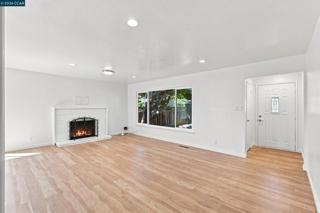 18490 Carlwyn Dr, Castro Valley, CA 94546
