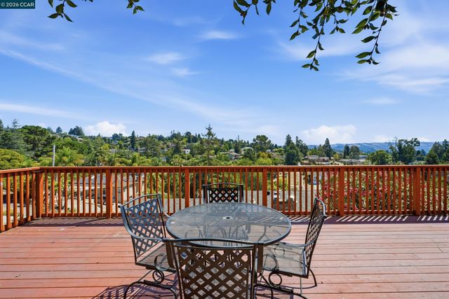 18490 Carlwyn Dr, Castro Valley, CA 94546