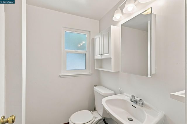18490 Carlwyn Dr, Castro Valley, CA 94546