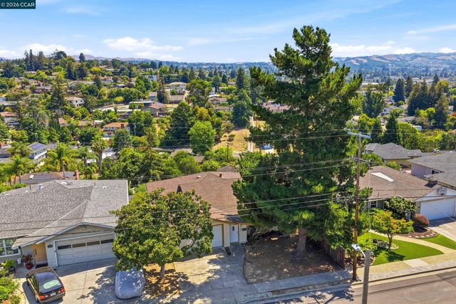 18490 Carlwyn Dr, Castro Valley, CA 94546