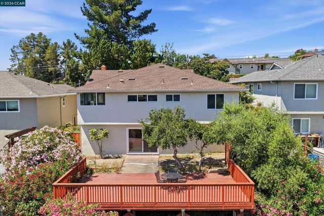 18490 Carlwyn Dr, Castro Valley, CA 94546