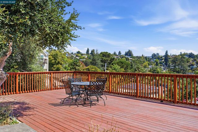 18490 Carlwyn Dr, Castro Valley, CA 94546
