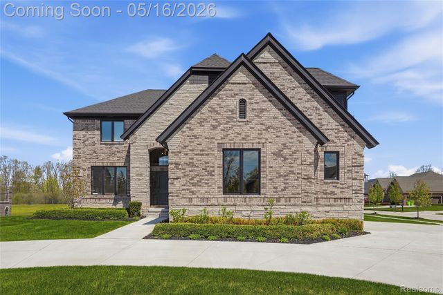 11963 Forest Brook Drive, Washington Township, MI 48094