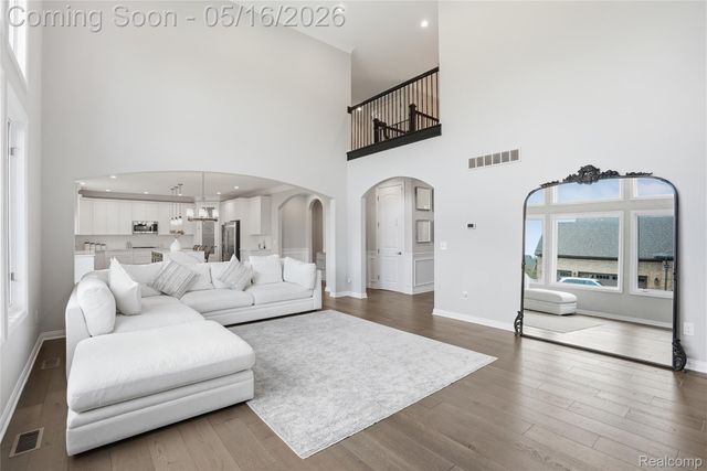 11963 Forest Brook Drive, Washington Township, MI 48094