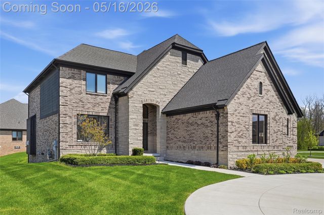 11963 Forest Brook Drive, Washington Township, MI 48094