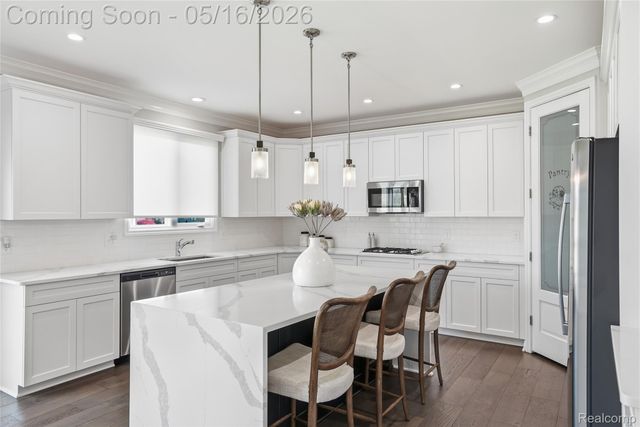 11963 Forest Brook Drive, Washington Township, MI 48094