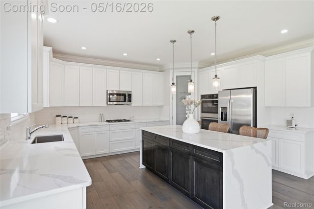 11963 Forest Brook Drive, Washington Township, MI 48094