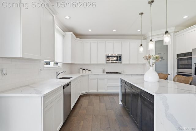 11963 Forest Brook Drive, Washington Township, MI 48094