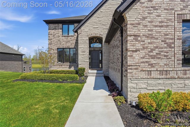 11963 Forest Brook Drive, Washington Township, MI 48094