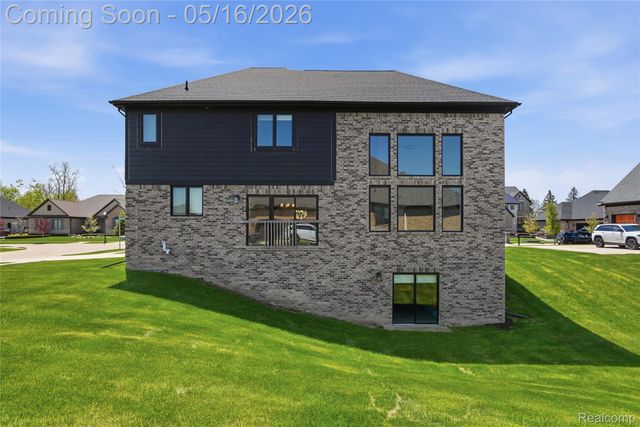 11963 Forest Brook Drive, Washington Township, MI 48094