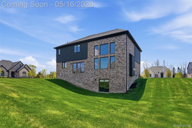 11963 Forest Brook Drive, Washington Township, MI 48094