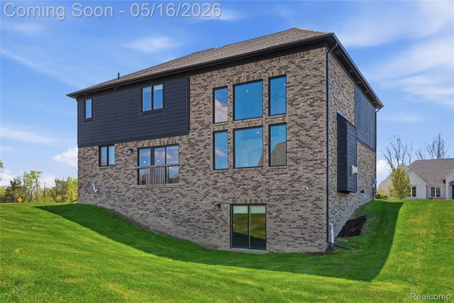 11963 Forest Brook Drive, Washington Township, MI 48094