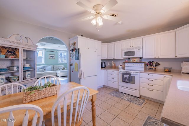 184 & 202 Sandidge Hollow Road, Surgoinsville, TN 37873