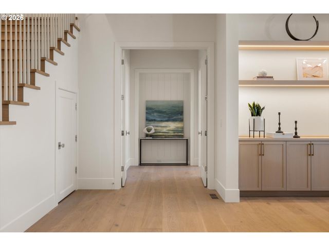 3525 LAKE GROVE Ave, Lake Oswego, OR 97035