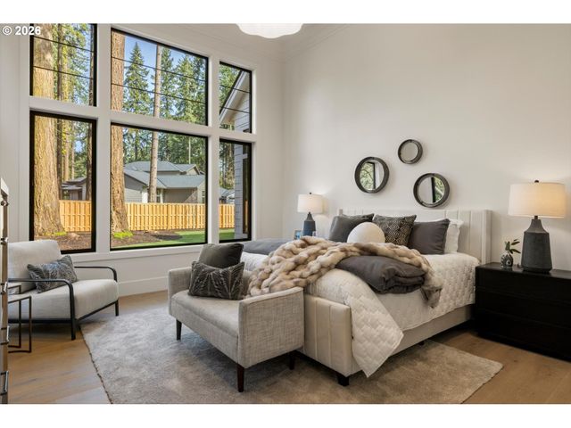 3525 LAKE GROVE Ave, Lake Oswego, OR 97035