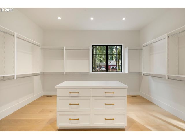 3525 LAKE GROVE Ave, Lake Oswego, OR 97035