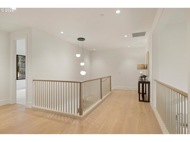 3525 LAKE GROVE Ave, Lake Oswego, OR 97035