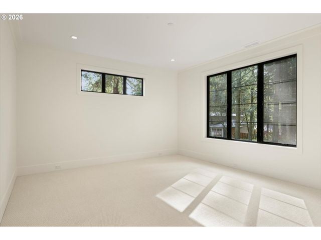 3525 LAKE GROVE Ave, Lake Oswego, OR 97035