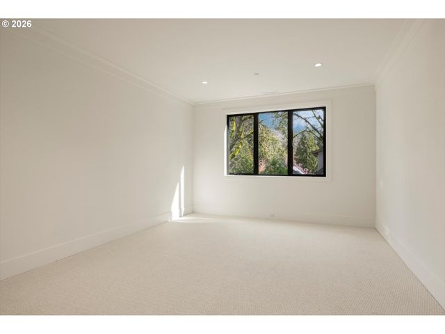 3525 LAKE GROVE Ave, Lake Oswego, OR 97035