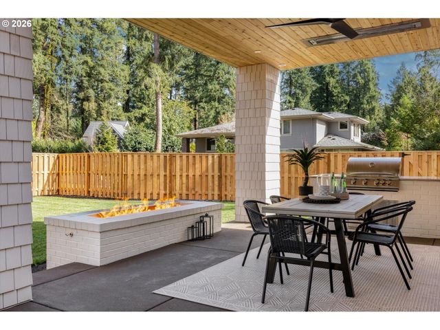 3525 LAKE GROVE Ave, Lake Oswego, OR 97035