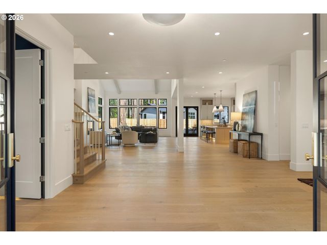 3525 LAKE GROVE Ave, Lake Oswego, OR 97035