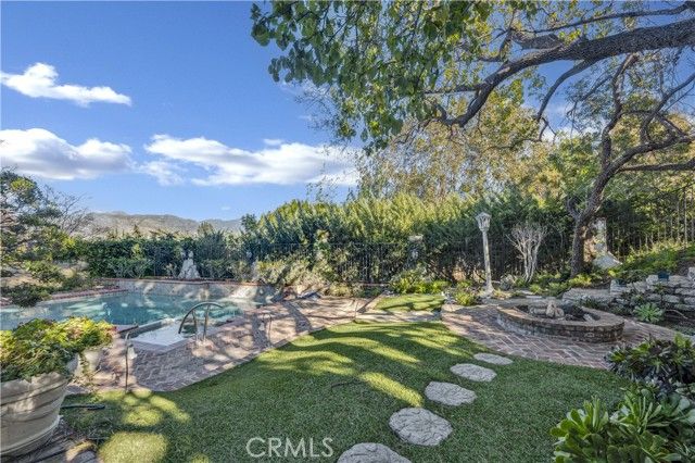 12670 Byron Avenue, Granada Hills (los Angeles), CA 91344