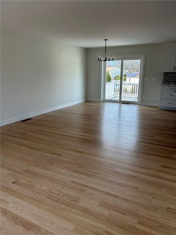 51 Red Maple Lane, Warwick, RI 02886