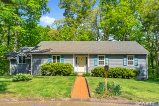 11 Candlewood Lane, Farmington, CT 06032
