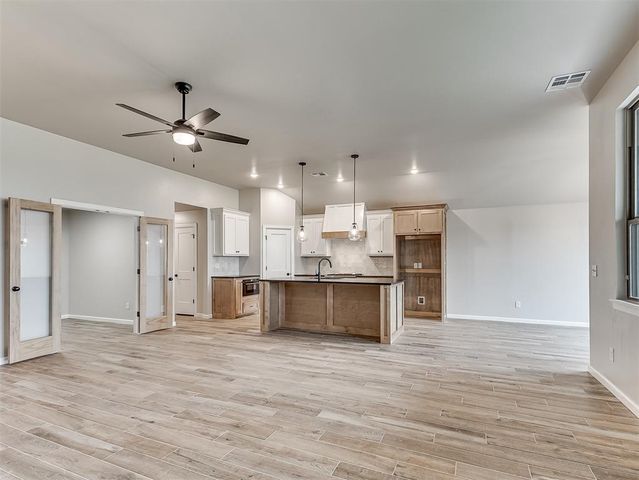 8655 Kayce Street, El Reno, OK 73036