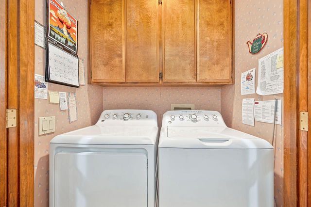 7671 Greenhaven Dr, Sacramento, CA 95831