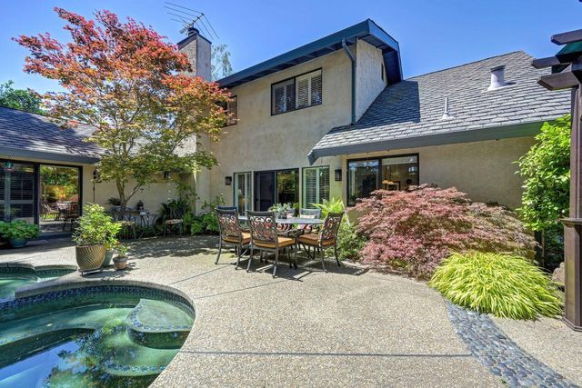 7671 Greenhaven Dr, Sacramento, CA 95831