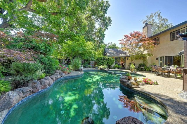 7671 Greenhaven Dr, Sacramento, CA 95831