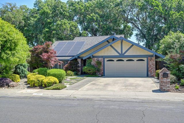 7671 Greenhaven Dr, Sacramento, CA 95831