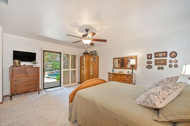7671 Greenhaven Dr, Sacramento, CA 95831