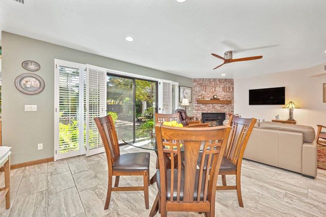 7671 Greenhaven Dr, Sacramento, CA 95831
