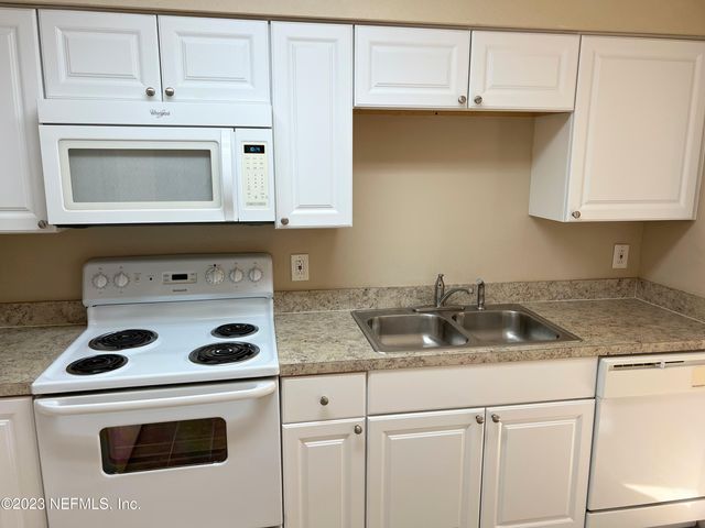 8160 E SAN JOSE MANOR Drive E 4, Jacksonville, FL 32217