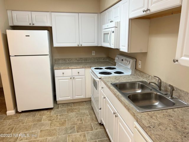 8160 E SAN JOSE MANOR Drive E 4, Jacksonville, FL 32217